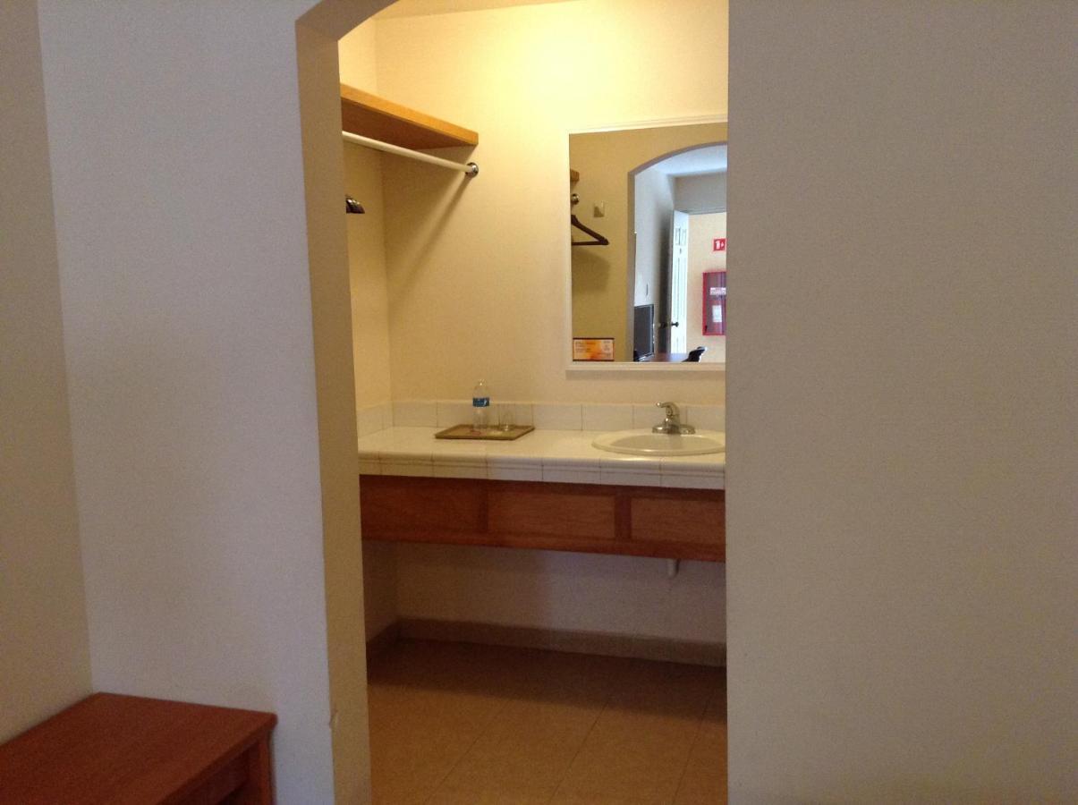 Hotel Del Sol Guaymas Ruang foto